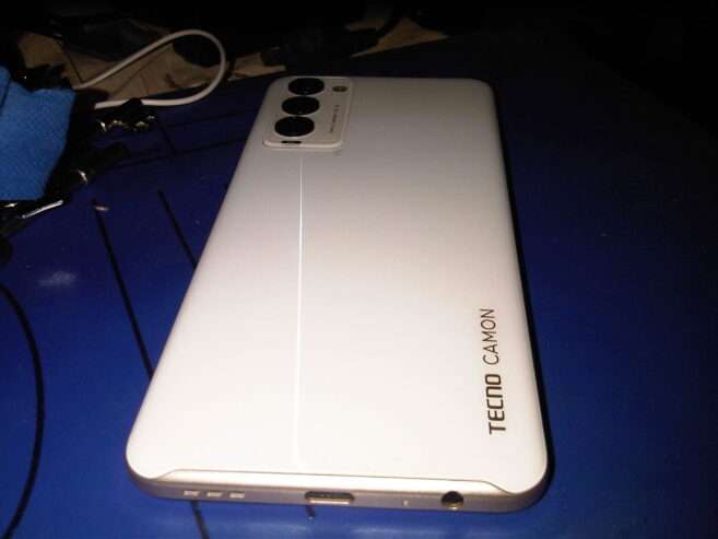 Active Tecno Camon 18 128 GB White